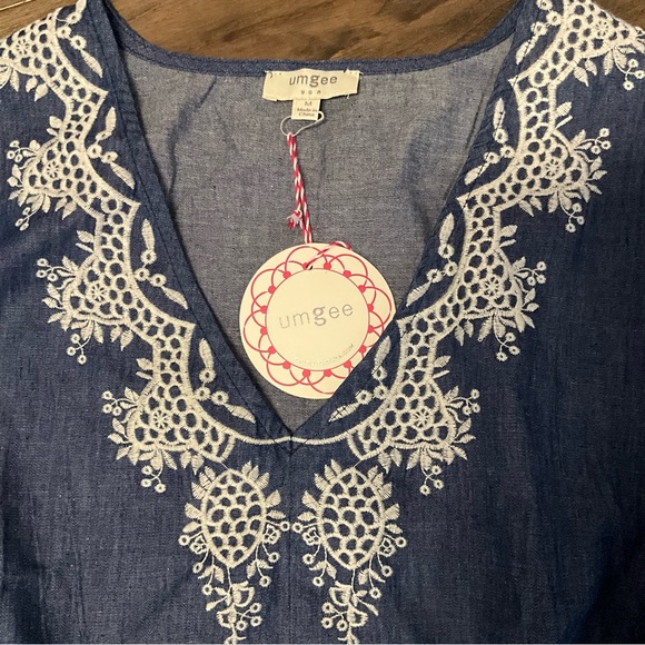 NWT Umgee Embroidered Chambray Top Medium Balloon Sleeve - Picture 2 of 9